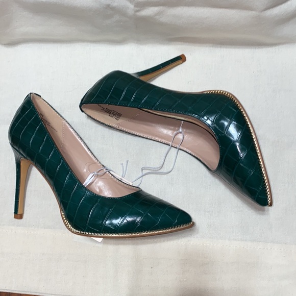 New BCBGeneration Emerald Heels - Picture 7 of 8